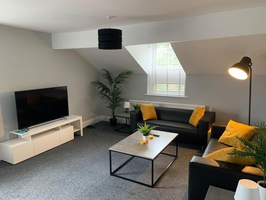Fantastic Large 2 X Bedroom Flat, Free Parking سيل المظهر الخارجي الصورة