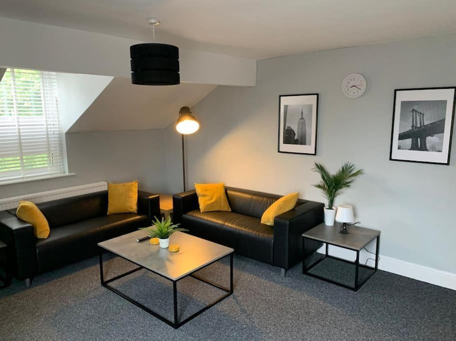 Fantastic Large 2 X Bedroom Flat, Free Parking سيل المظهر الخارجي الصورة