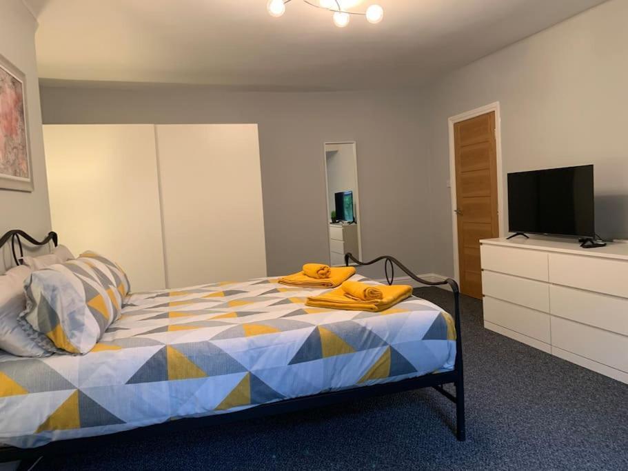 Fantastic Large 2 X Bedroom Flat, Free Parking سيل المظهر الخارجي الصورة